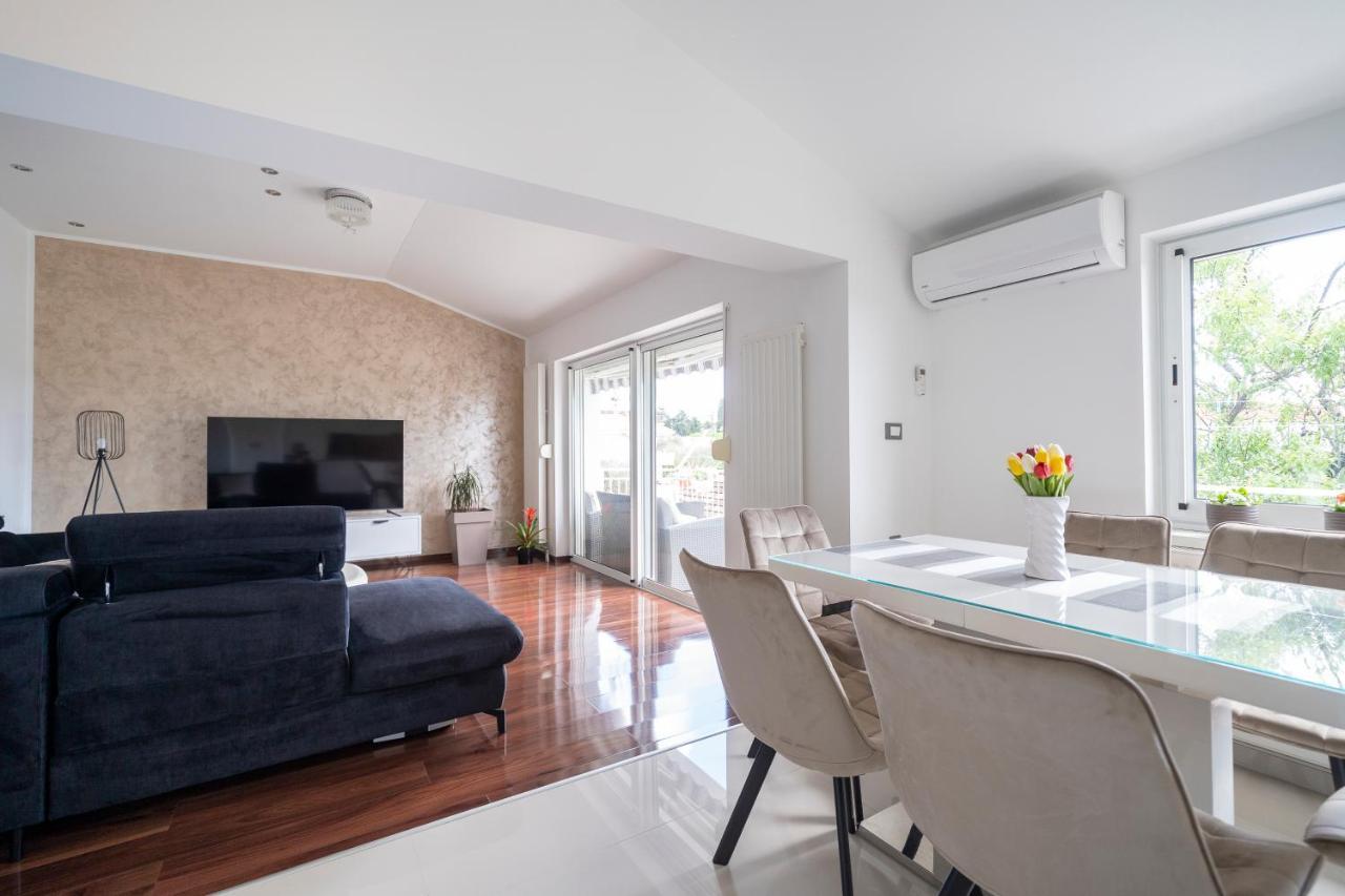 Apartment Absolute Gray Zara Esterno foto